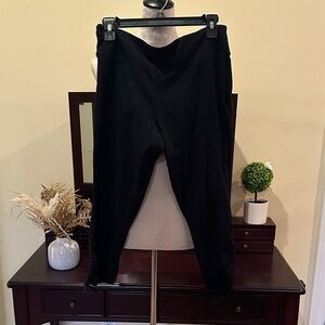 Black Women's Capris - Classic Stretch Capri Pants
